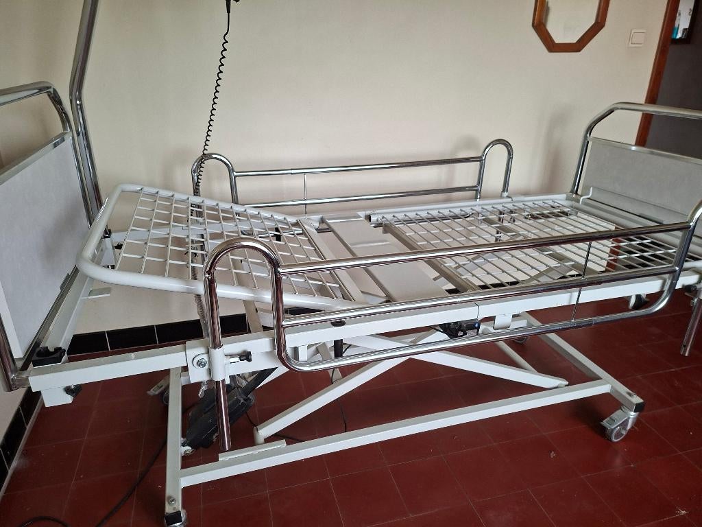 Lit d' hopital, Divers, Enlèvement, Comme neuf