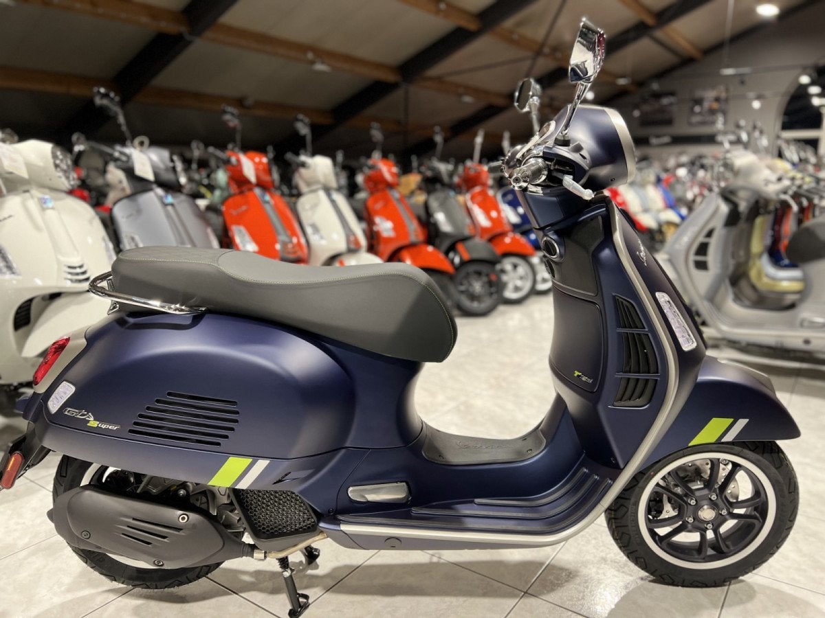 Vespa GTS Super Tech 125 Bleu Matt, Motoren, Scooter, Bedrijf, 125 cc, 11 kW of minder