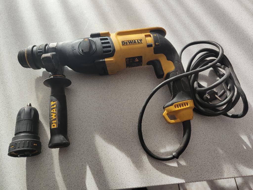 DEWALT BOORMACHINE, 600 watts ou plus, Mécanisme de percussion, Enlèvement, Utilisé