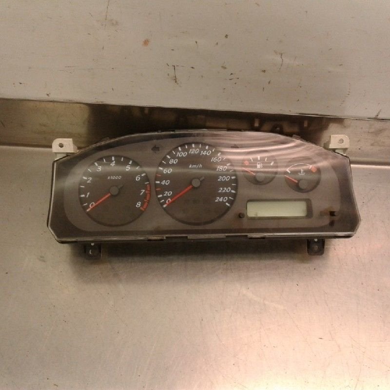 KM TELLER Nissan Primera Estate (WP11) (01-1998/12-2001), Gebruikt, Nissan