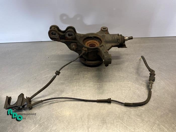 Fusee links-voor van een Toyota Pro-Ace (Pro-Ace 16-), Gebruikt, -, -, Ophalen of Verzenden