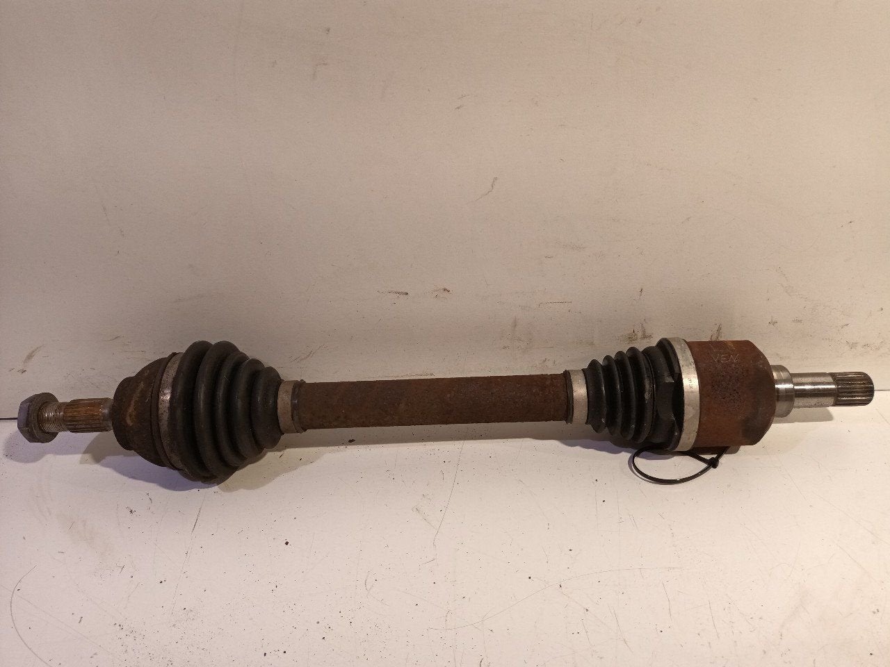 Aandrijfas links voor Citroën Berlingo, Onderdelen@venauto.nl, Van der Ven Autorecycling B.V., Ettenseweg 76, 4706 PB Roosendaal, The Netherlands