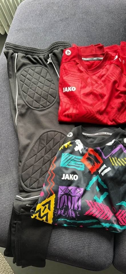 keepertrui (2x) + lange keeperbroek, Ophalen, Jongen