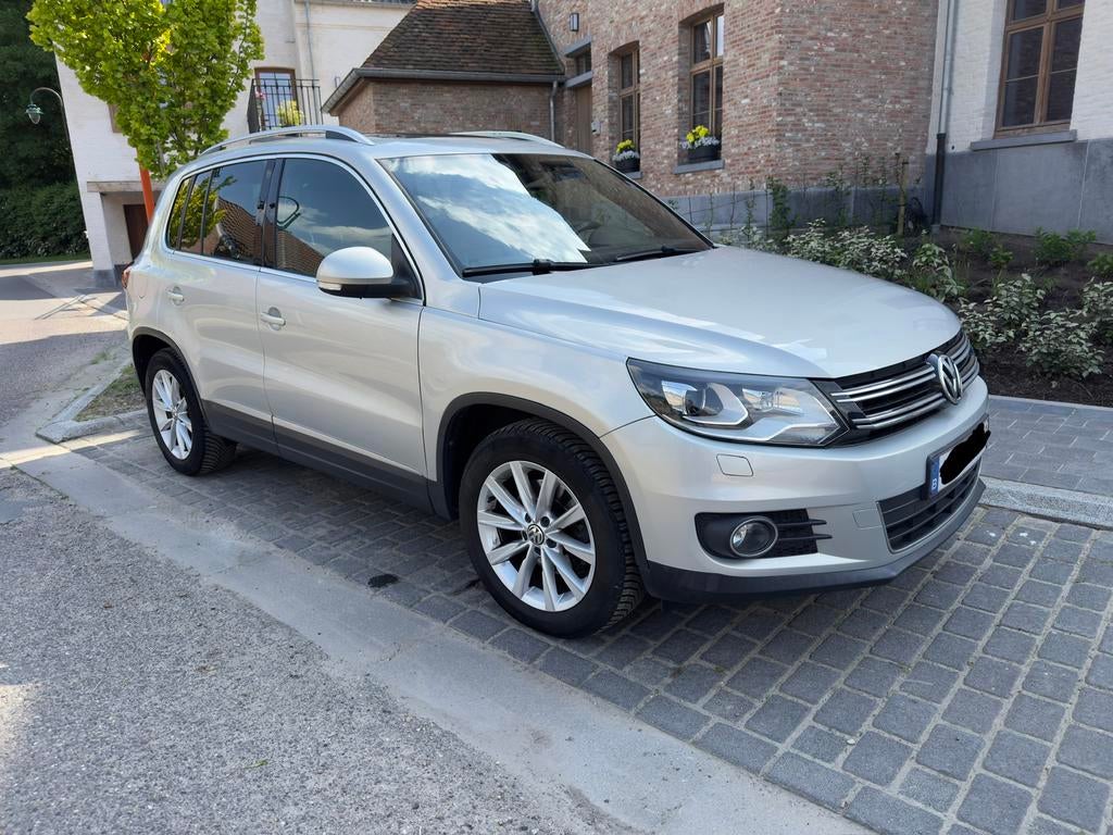 Volkswagen Tiguan te koop–zeer nette staat–goed onderhouden, Auto's, Voorwielaandrijving, Euro 5, Zwart, Leder