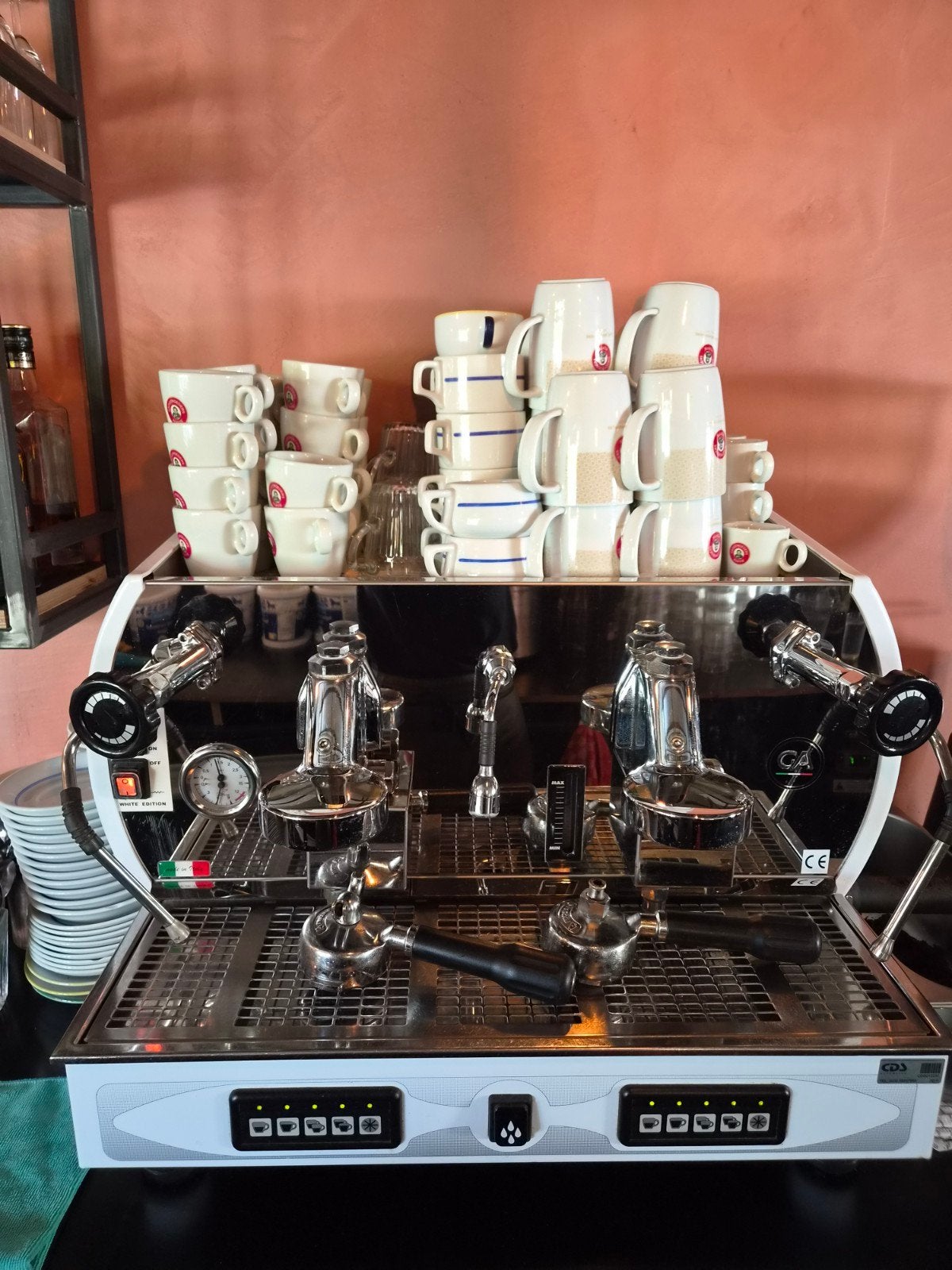 Professionele koffiemachine La nuova era altea retro white, Electroménager, Cafetières, Enlèvement