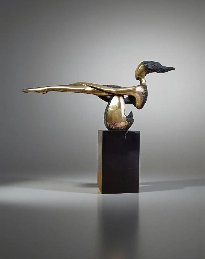 Franse bronzen sculptuur op marmeren voet -  moderne kunst, Ophalen of Verzenden, Brons, 20 - 50 cm, Beeld