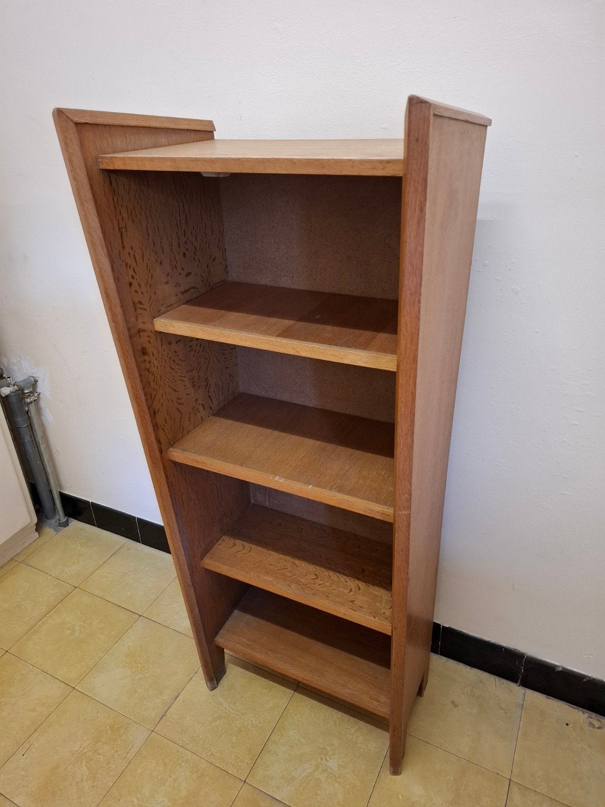 Étagère ancienne – forme trapézoïdale originale, Ophalen