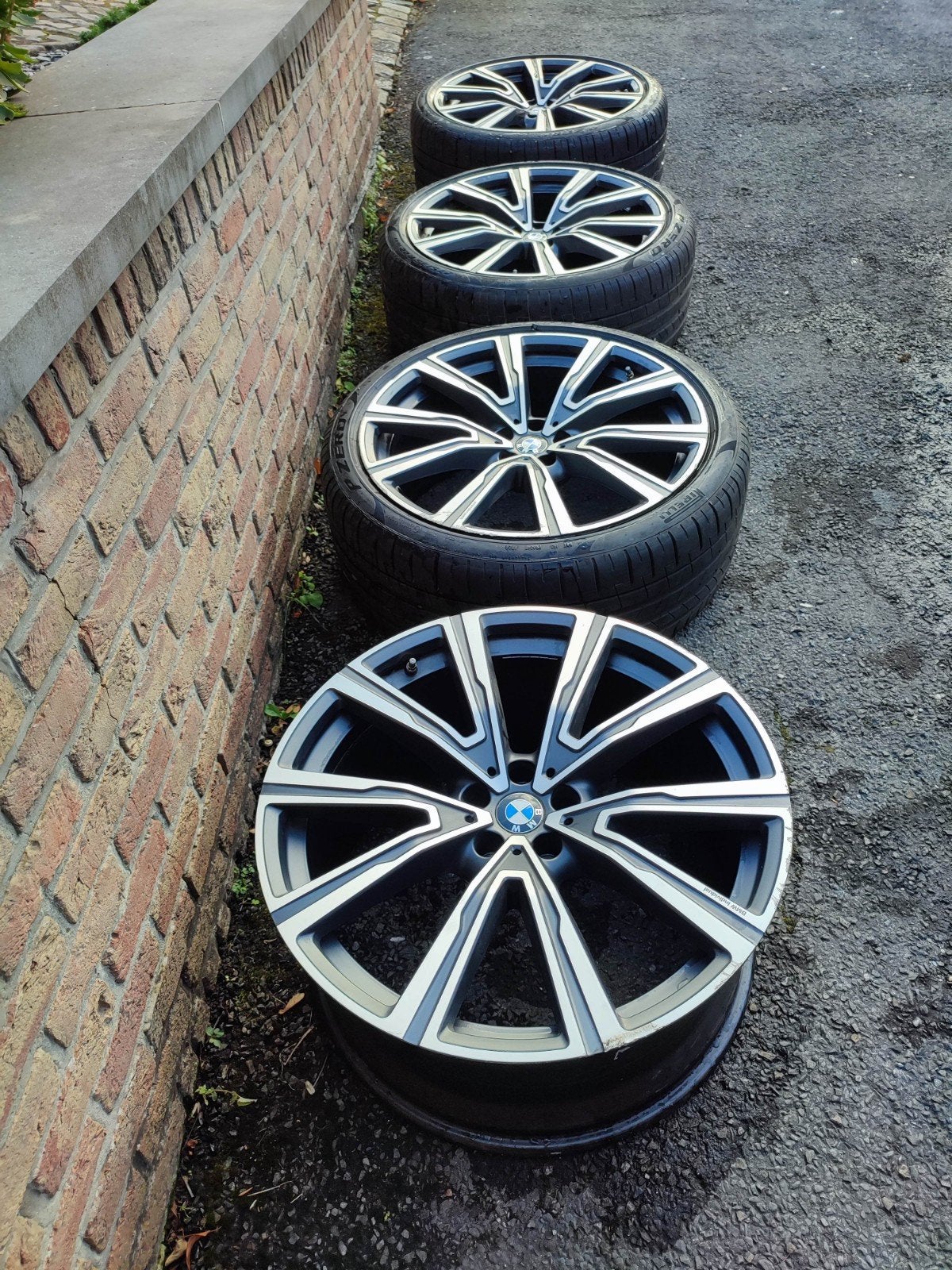 BMW X5 R22 velgen en banden, Ophalen