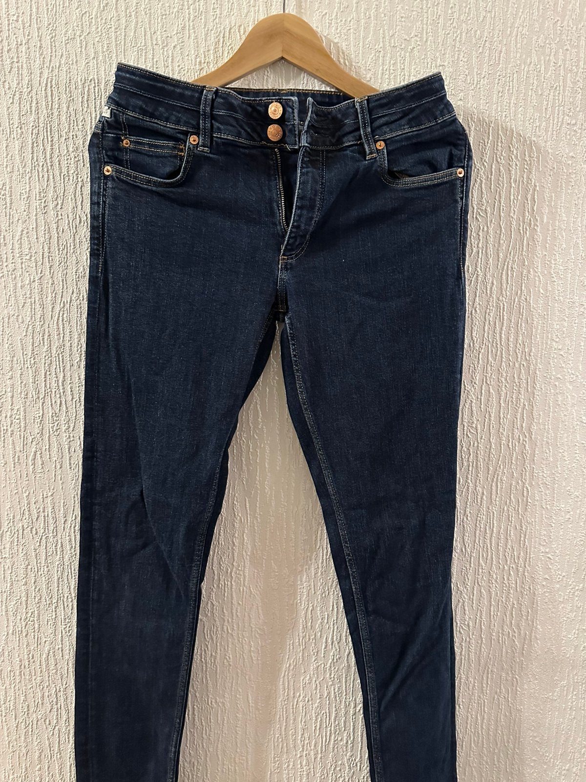 Zwarte en blauwe spijkerbroek, Ophalen, Zo goed als nieuw, Blauw, W30 - W32 (confectie 38/40)
