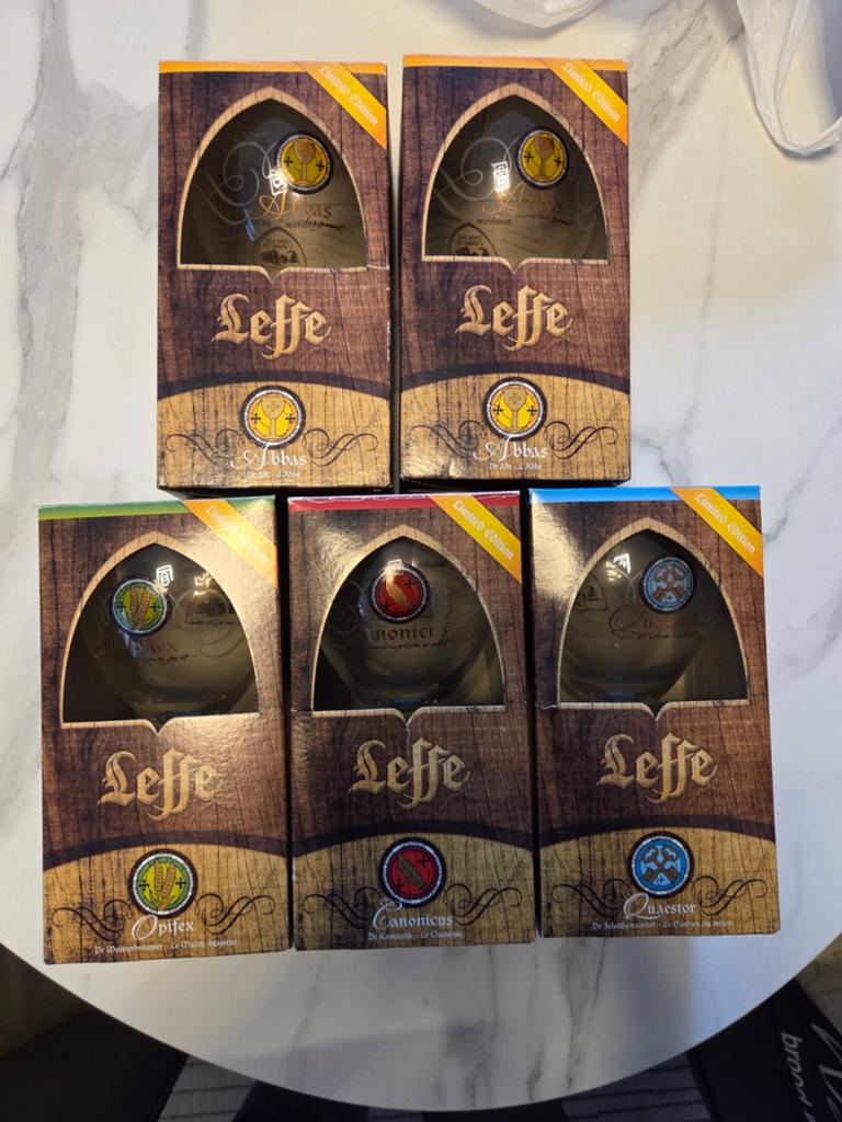 5 leffe glazen. Compleet set., Verzamelen, Ophalen, Nieuw, Bierglas