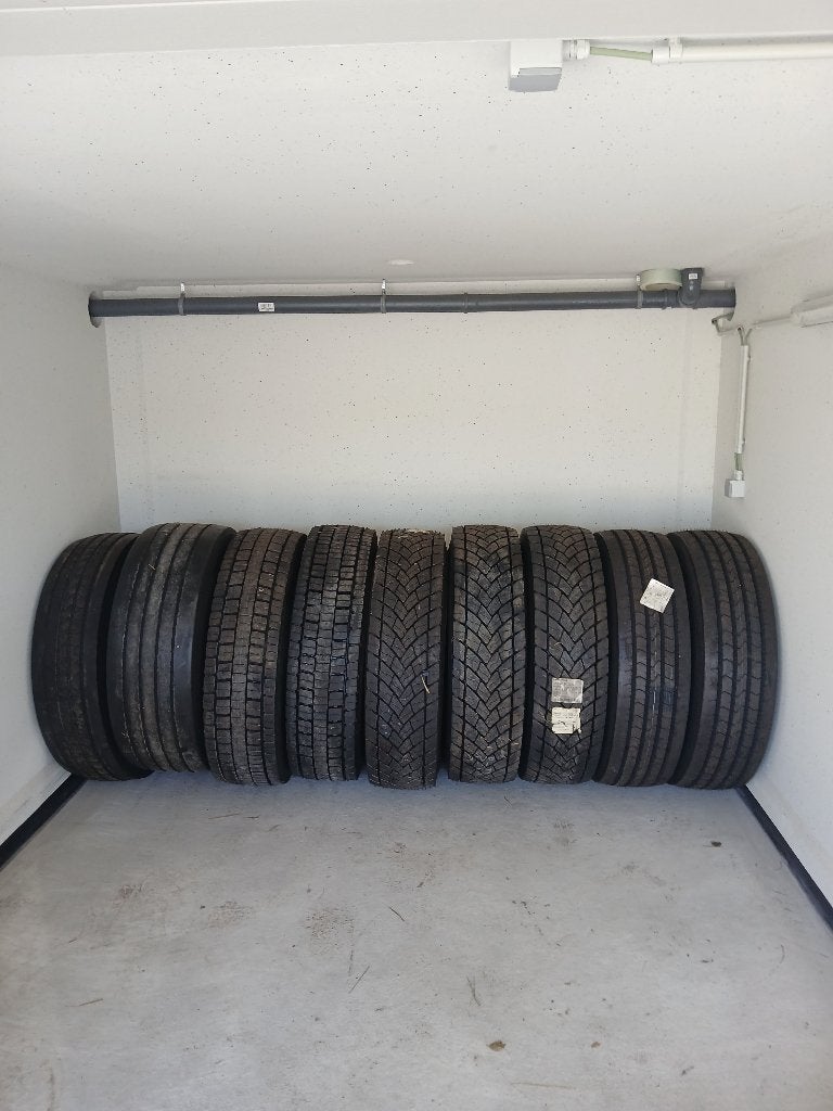 Nieuwe banden vrachtwagen, Ophalen, Vrachtwagen, Nieuw, Overige maten