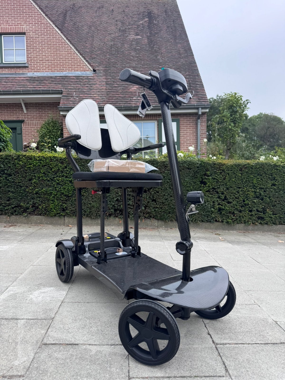 Scooter électrique on Carbon – Scootmobiel PMR Luxe Léger, Enlèvement ou Envoi, Pliant, Neuf, Fauteuil roulant électrique