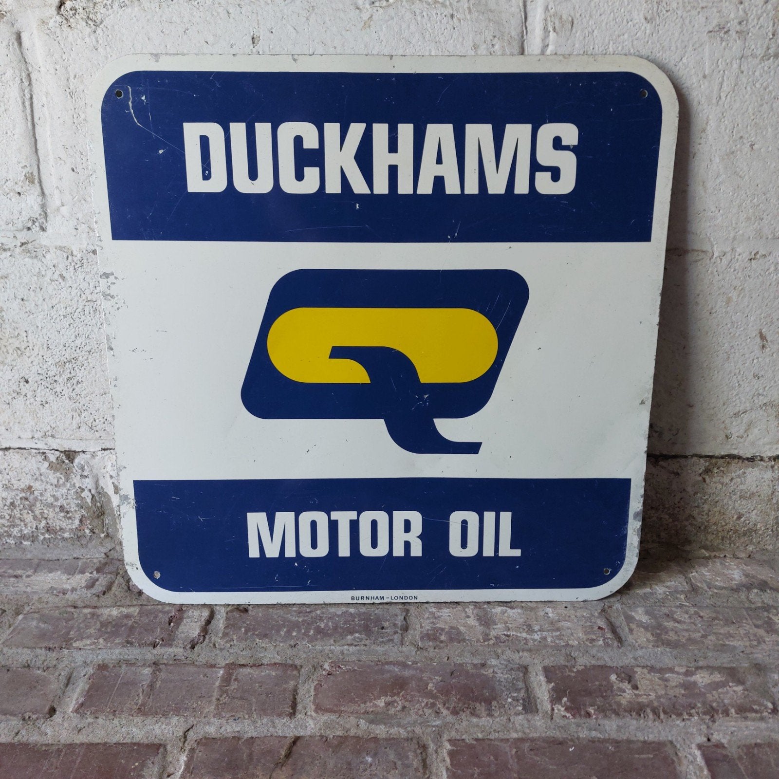 plaque Duckhams, Enlèvement