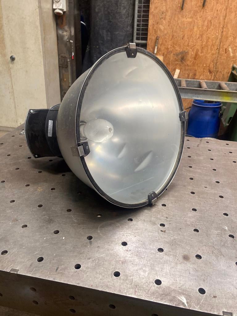 Lampe industrielle à vendre, Maison & Meubles, Lampes | Suspensions, Enlèvement, Utilisé