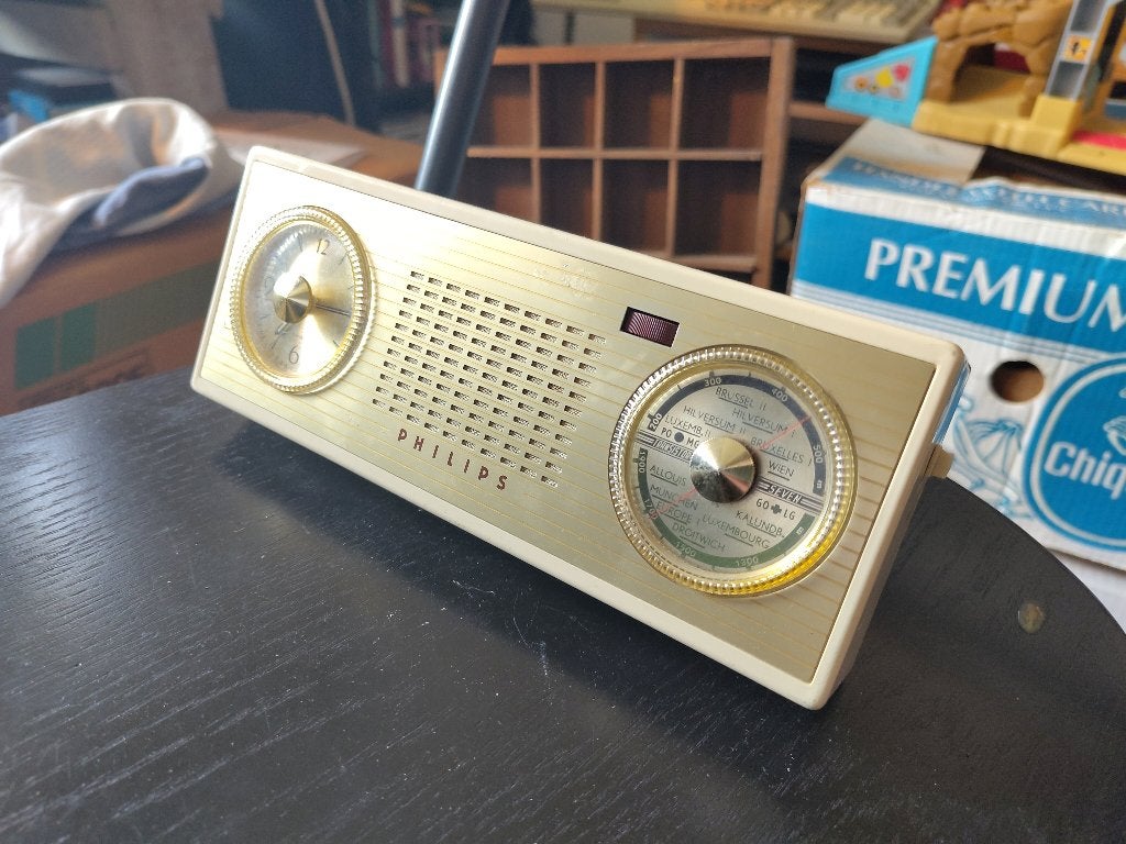 Radio-réveil vintage Philips L2X 94 T, Enlèvement ou Envoi, Ne fonctionne pas, Analogique