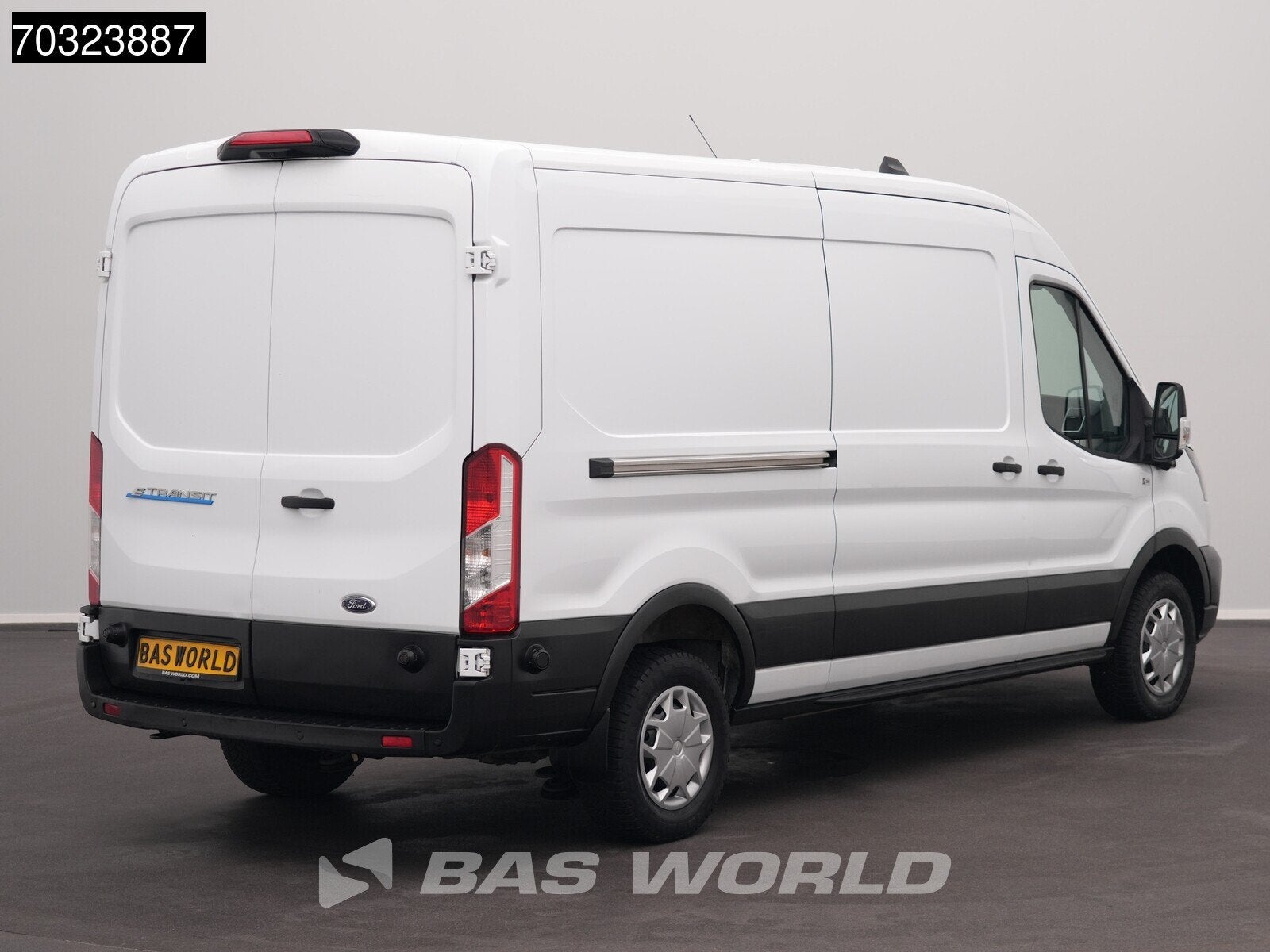 Ford e-Transit 184pk L3H2 L3 Elektrisch 68kWh 317km WLTP Nav, Auto's, Bestelwagens en Lichte vracht, Automaat, Stof, Gebruikt