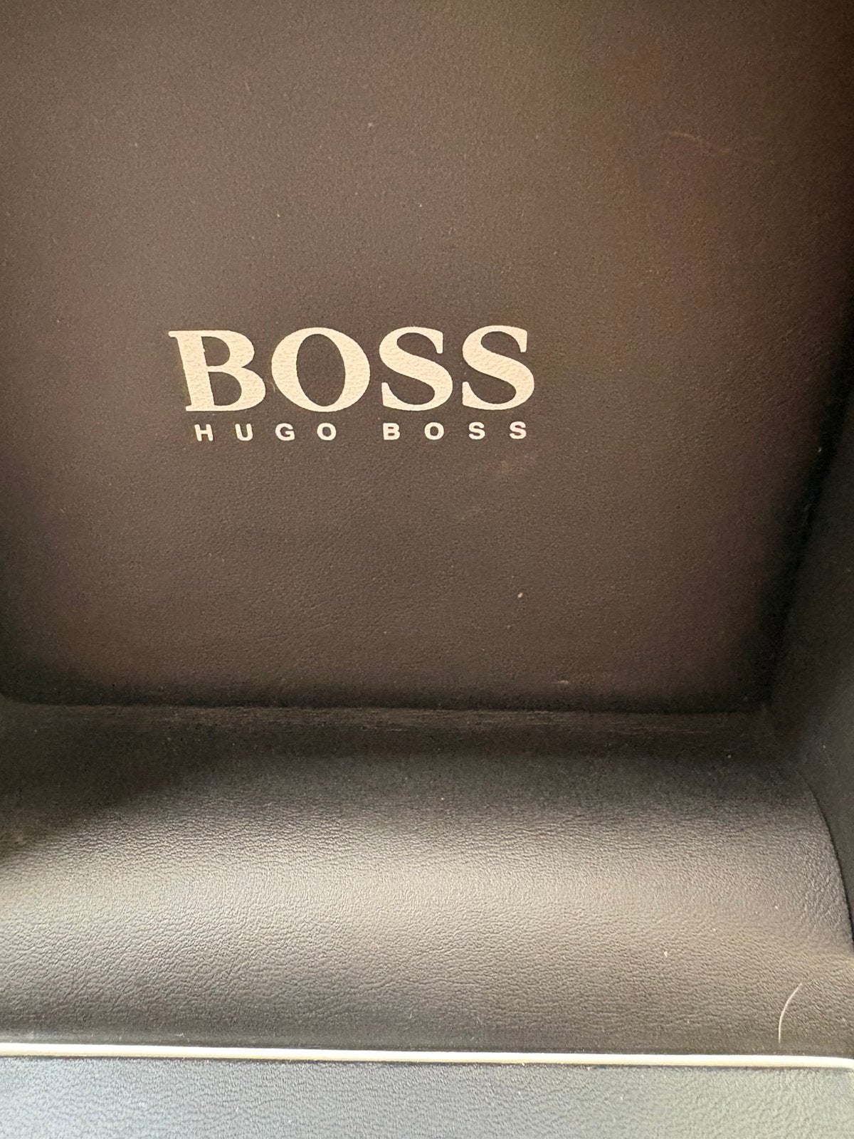 Montre Boss, Enlèvement, Comme neuf