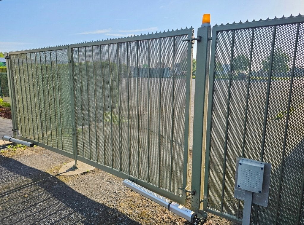 Hekken te koop (poort zonder staanders), Ophalen, Gebruikt, IJzer