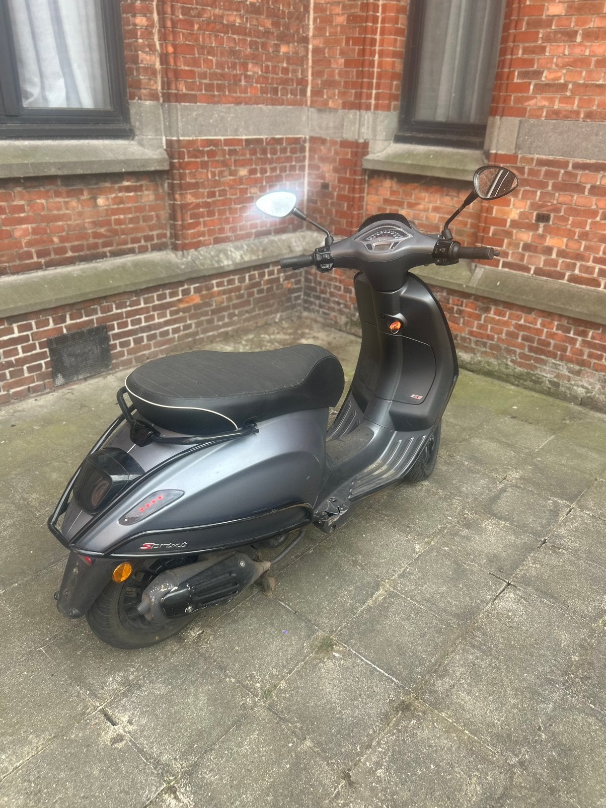 Vespa sprint 2020 euro 4 model, Ophalen, Zo goed als nieuw, Benzine, 50 cc