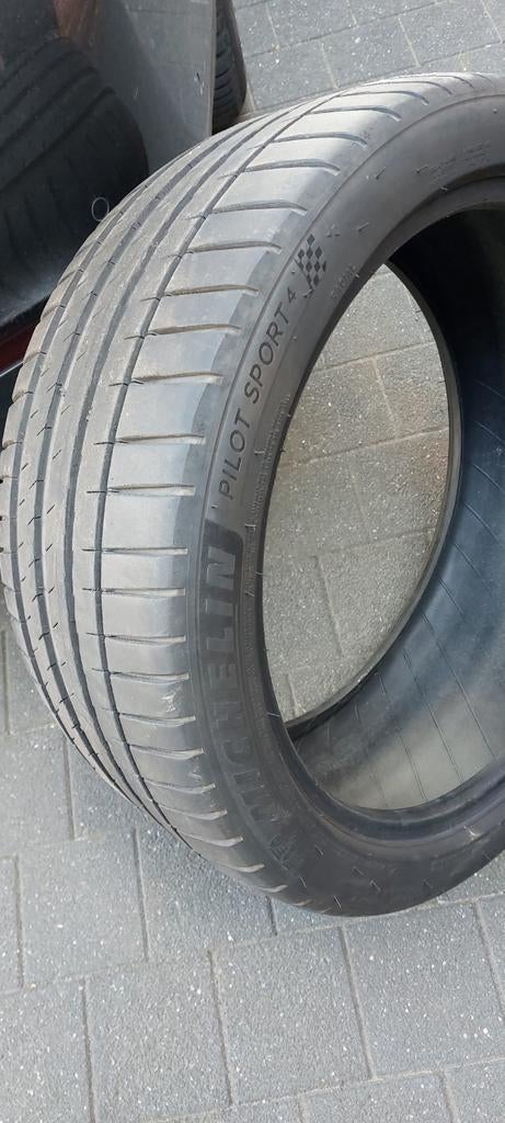 2 goede runflat 19" 245*40*19 michelin pilot sport 4 banden,, Ophalen