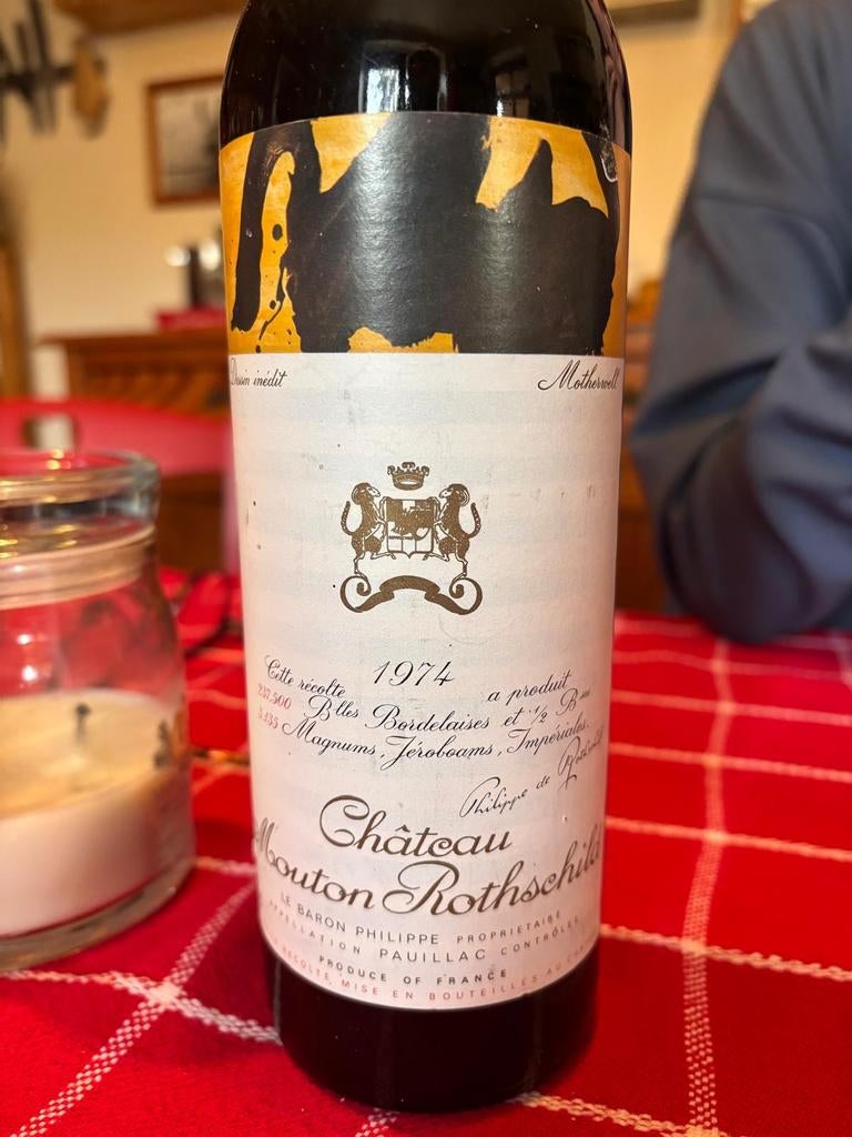 Vin Chateau Mouton Rothschild de 1974, Collections, Enlèvement