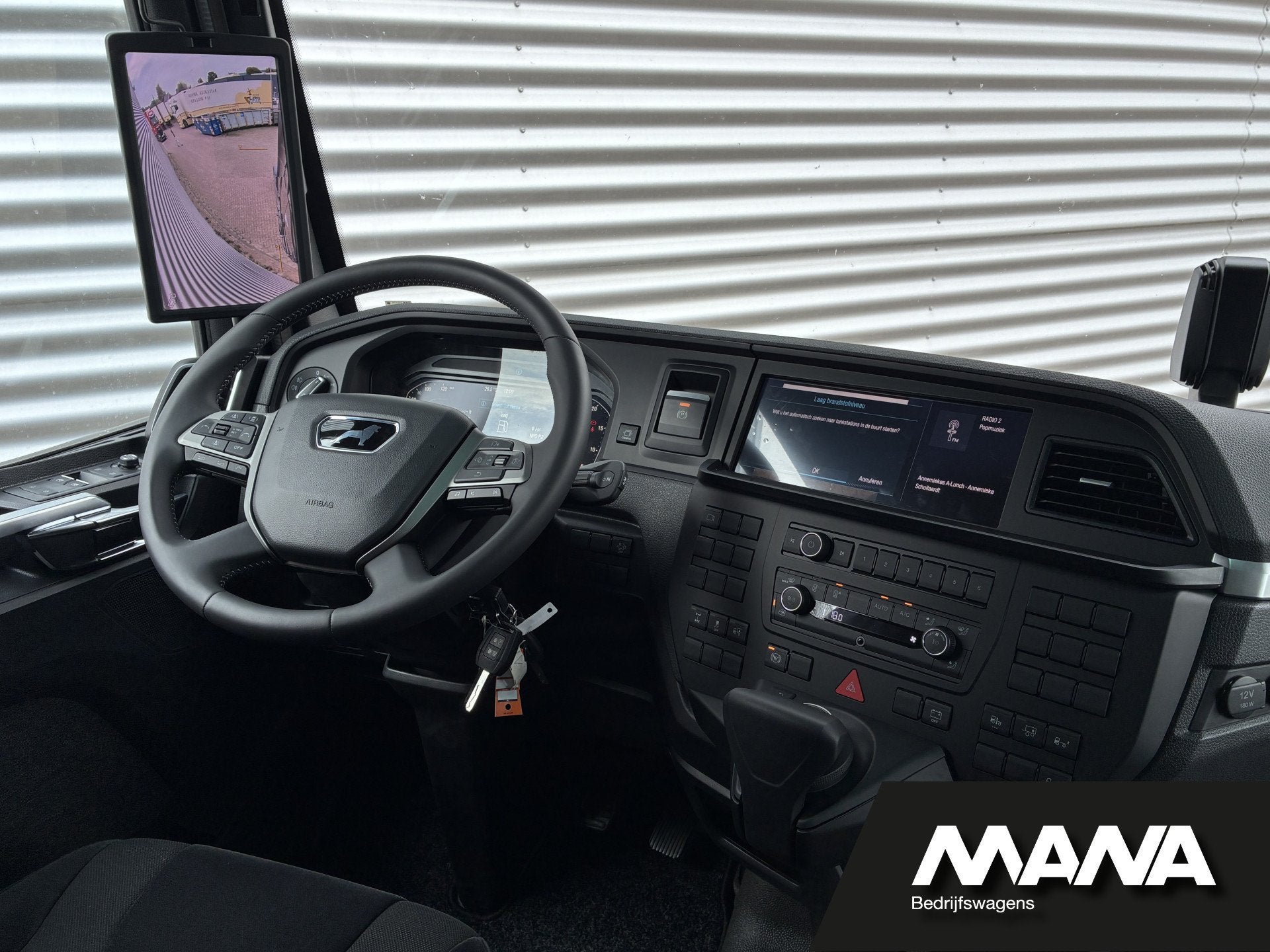MAN TGX 18.560 4x2 LL SA D30 POWERLION / OPTIEVIEW / 2x TANK, Autos, Achat, Euro 6, 2 places, Noir