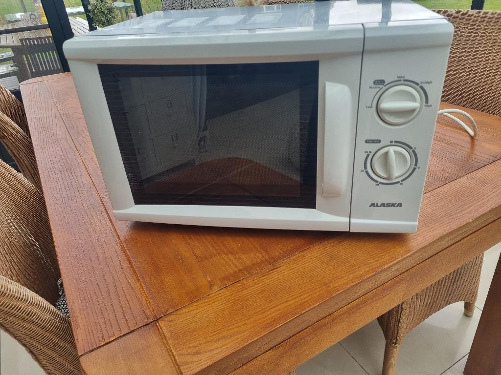Magnetron, Elektronische apparatuur, Microgolfovens, Ophalen, Gebruikt, Draaiplateau, Vrijstaand