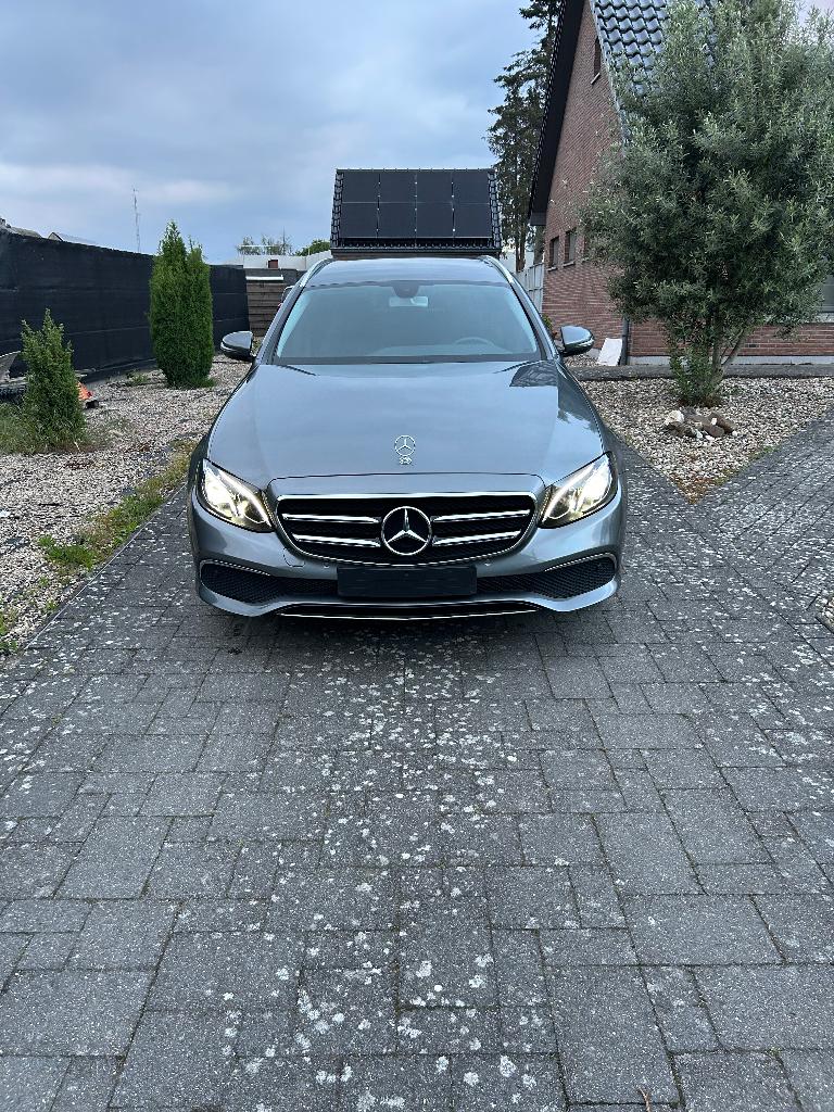 Mercedes, Auto's, Mercedes-Benz, Particulier, E-Klasse, Diesel, Euro 6, Break, 5 deurs, Automaat, Zwart, Leder, Achterwielaandrijving