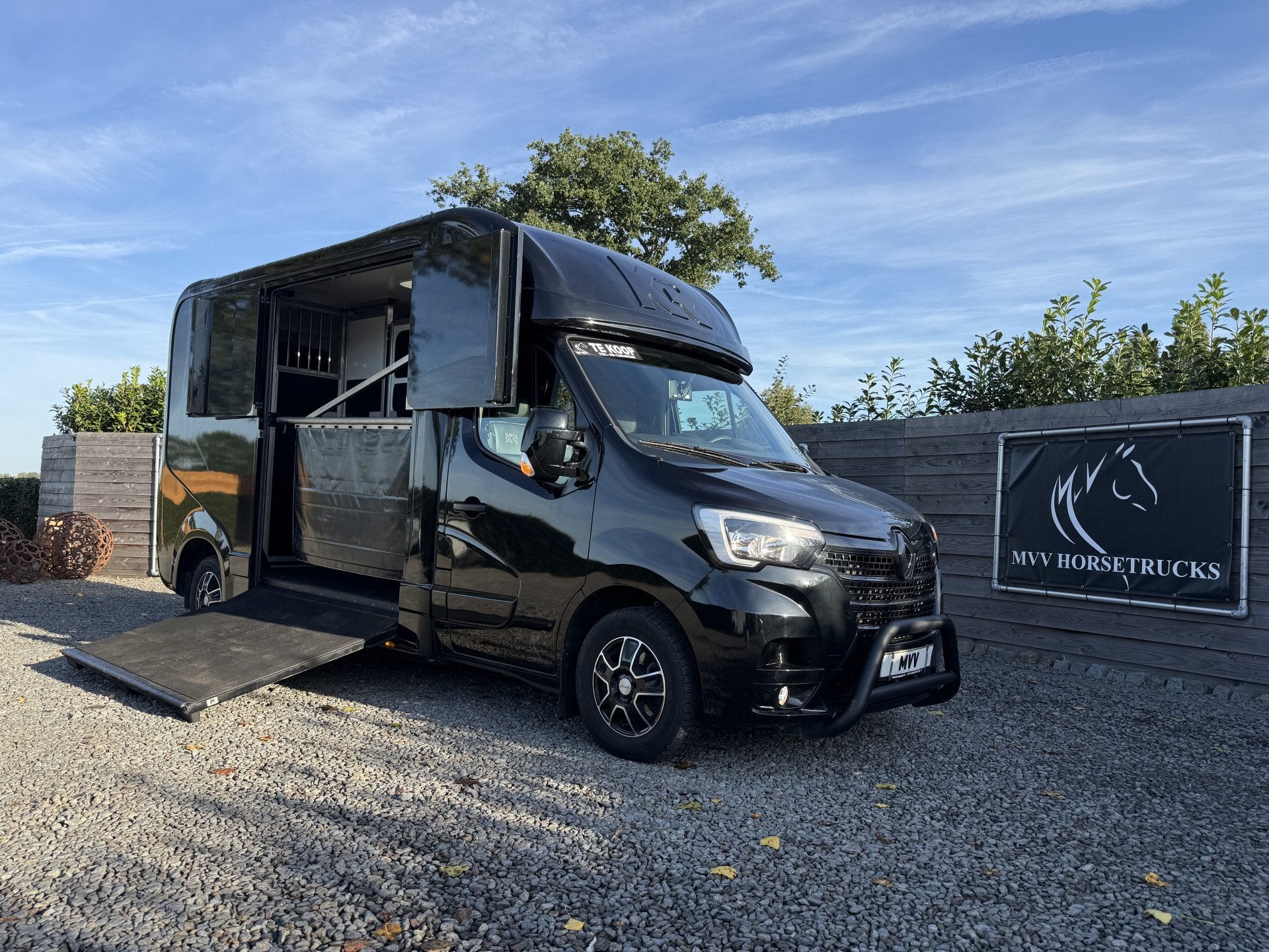 Renault Master | HORSETRUCK | KRISMAR | STALLION 3XL | 2022, Dieren en Toebehoren, Weduwestraat 12
4884MV  WERNHOUT, NL, Paardenwagentje NL | MVV HORSETRUCKS