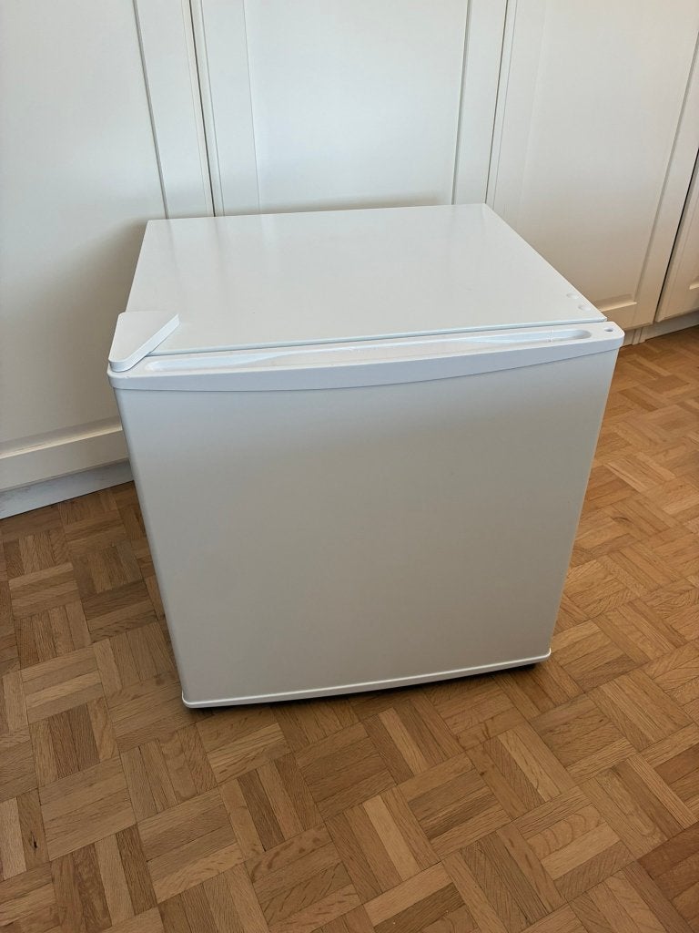 Réfrigérateur IKEA TILLREDA blanc en très bon état, Electroménager, Avec compartiment congélateur, Comme neuf, Moins de 45 cm