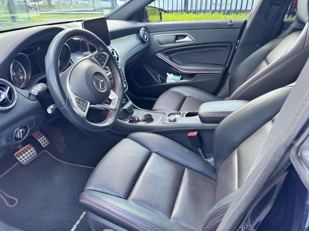 Mercedes-Benz CLA 200 Coupé AMG Line + LEDER + PANORAMISCH, Stof, Gebruikt, Zwart, 4 cilinders