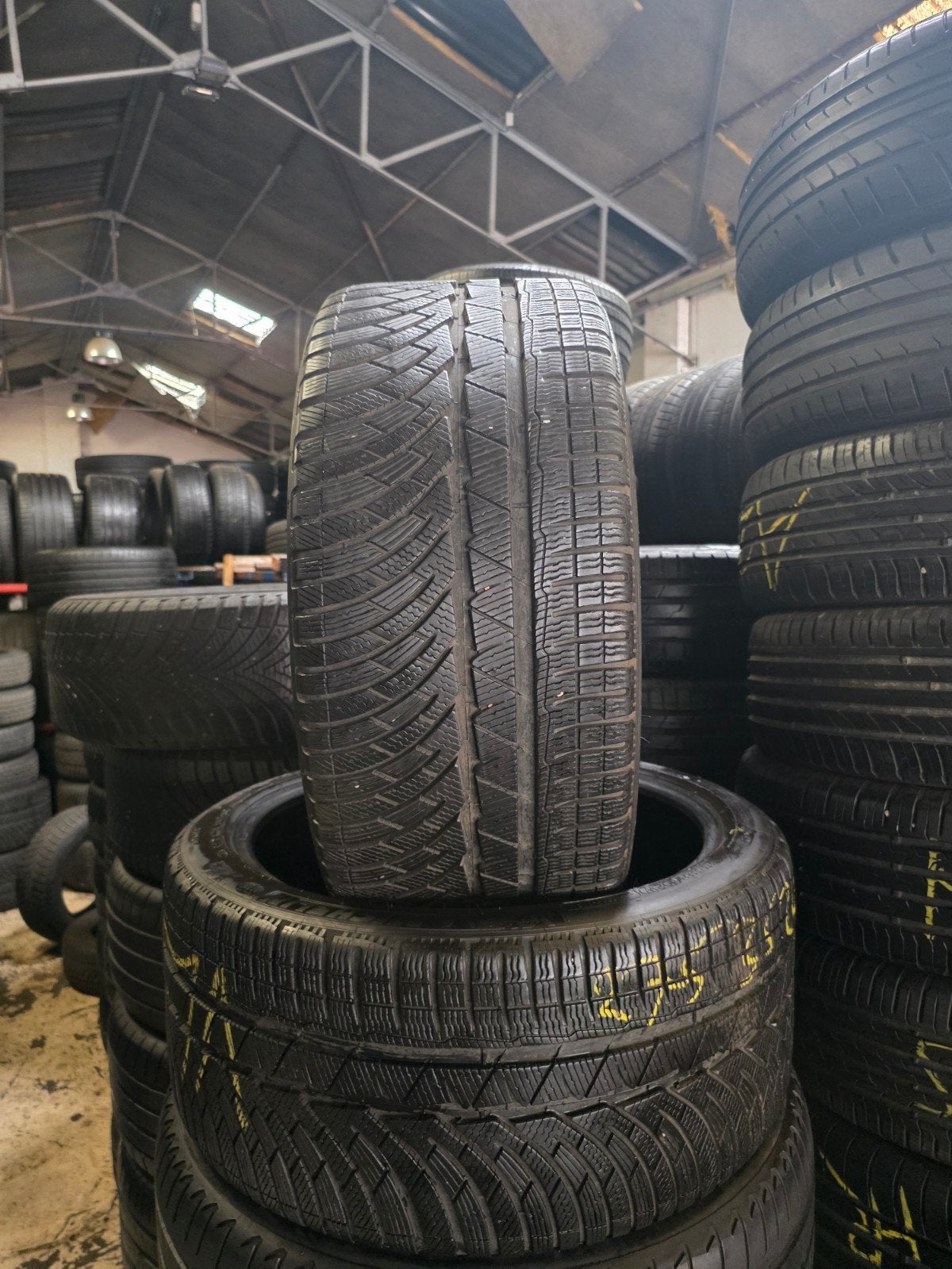 275 35 20 Michelin avec montage et équilibrage, Enlèvement