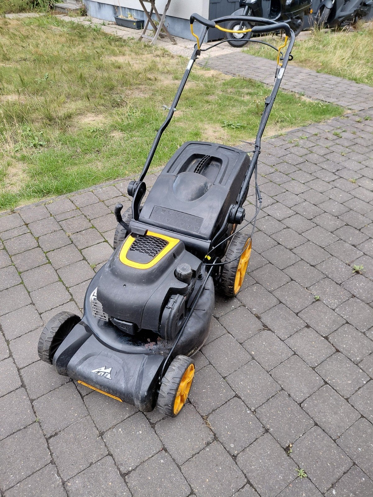 Mcculoch grasmaaier briggs and stratton, Tuin en Terras, Grasmaaiers, Ophalen, Cirkelmaaier, Gebruikt, McCulloch Benzine