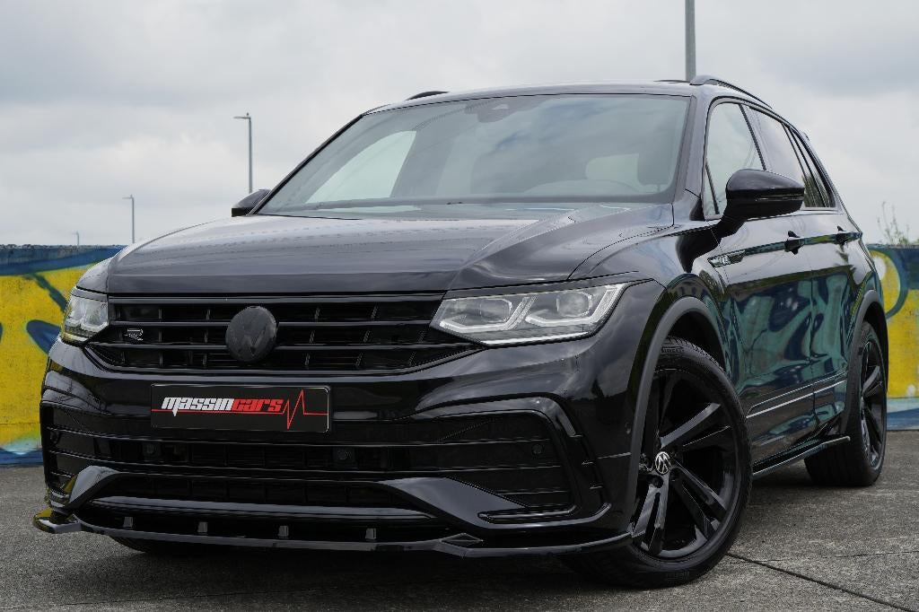 Prachtige Volkswagen Tiguan R-Line (Maxton Kit), Auto's, Volkswagen, 1498 cc, 4 cilinders, 1546 kg, Zwart