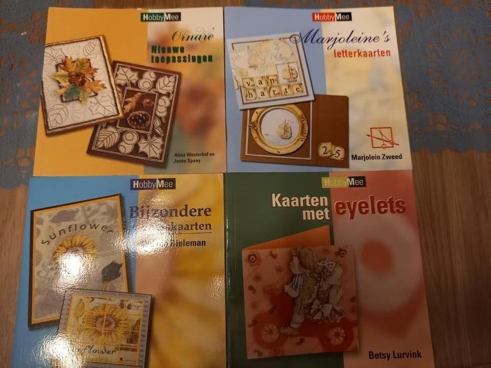 Nieuw kaarten maken pakket met boekjes,papier en stempels, Hobby en Vrije tijd, Kaarten | Zelf maken, Ophalen of Verzenden