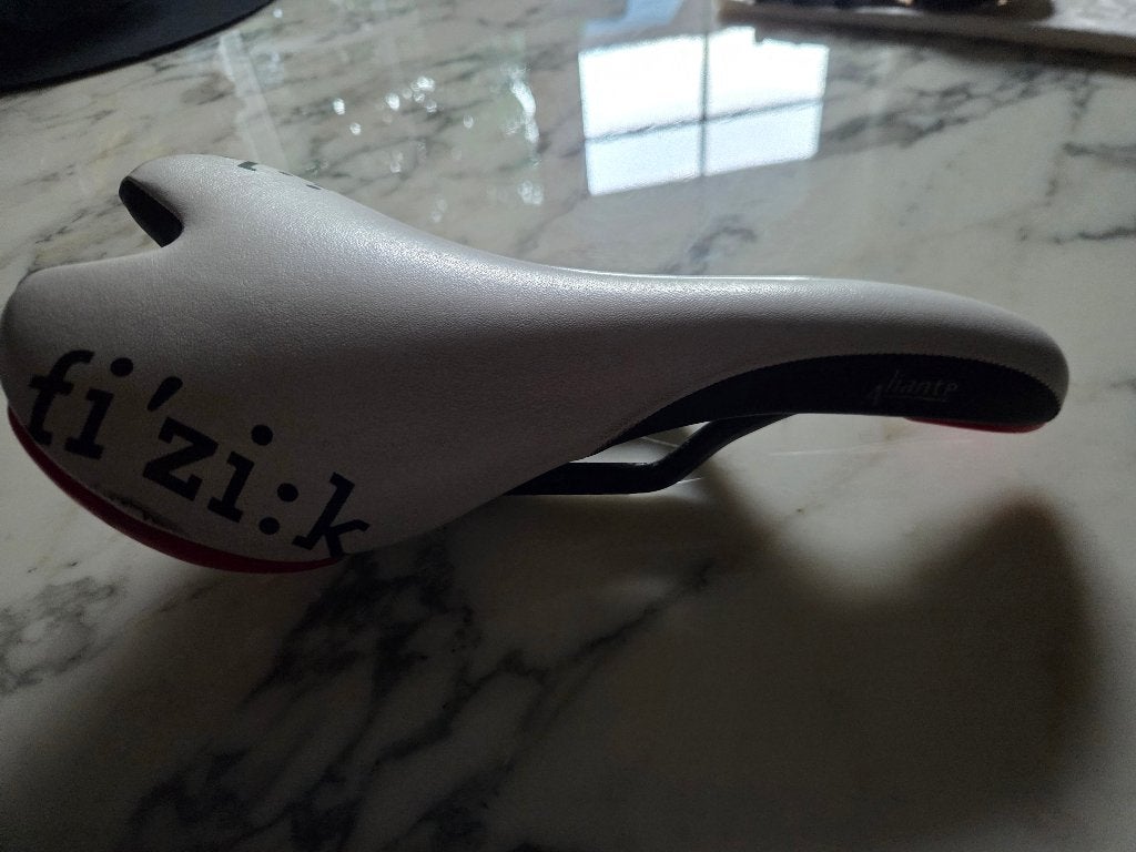 FIZIK CARBON ALIANTE, Ophalen, Zo goed als nieuw, Racefiets, Zadel