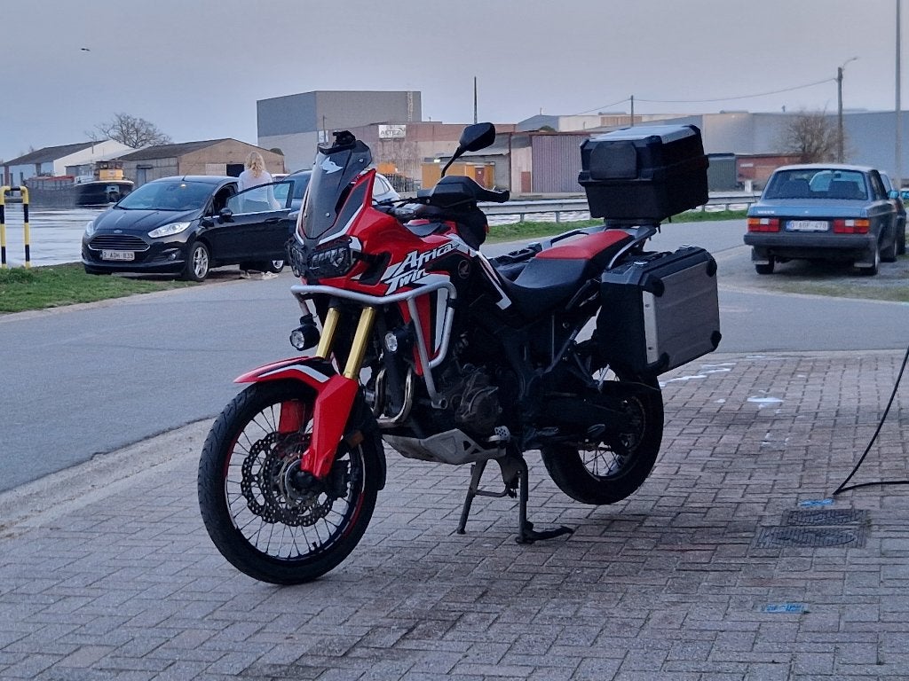 Africa Twin 1000 cc 2016, 2 cilinders, Occasion, Motorrijbewijs A, Particulier