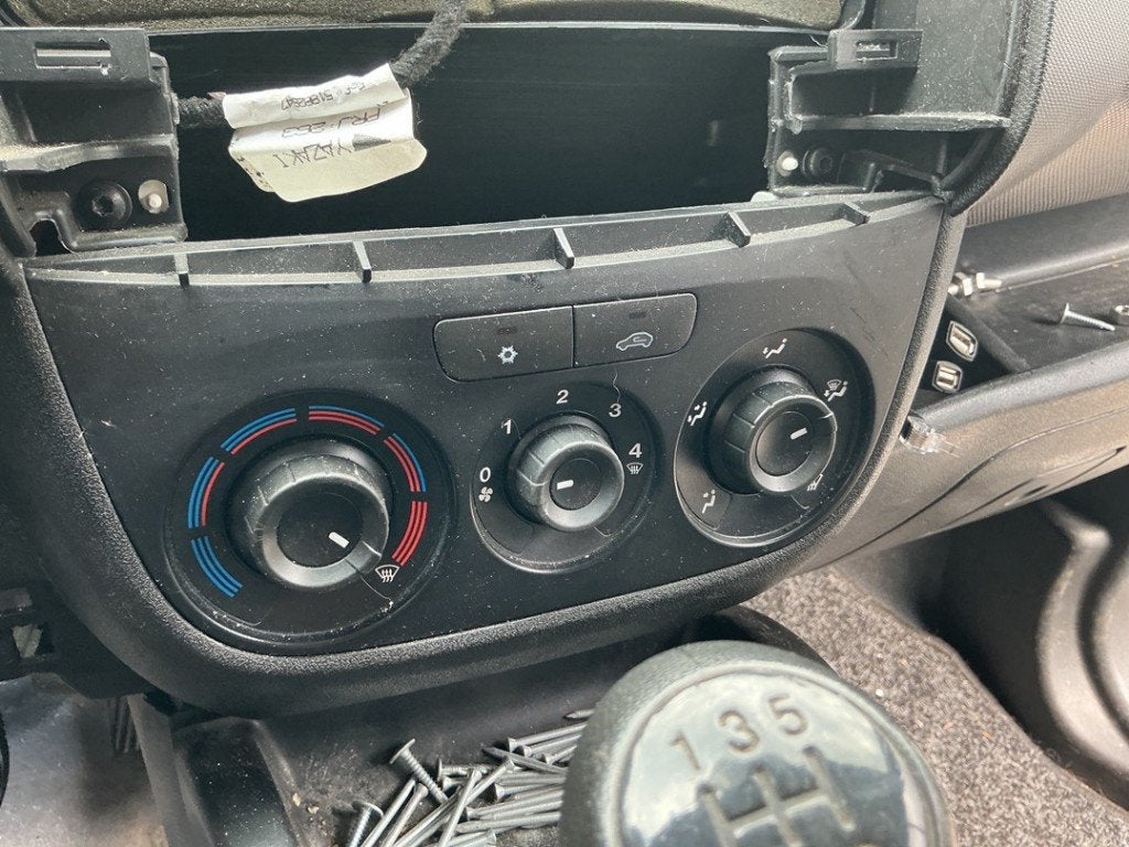 BEDIENINGSPANEEL VERWARMING Opel Combo (|95516884|), Gebruikt, Opel, Opel Automobile GmbH, Kontakt-opel@opel.com
