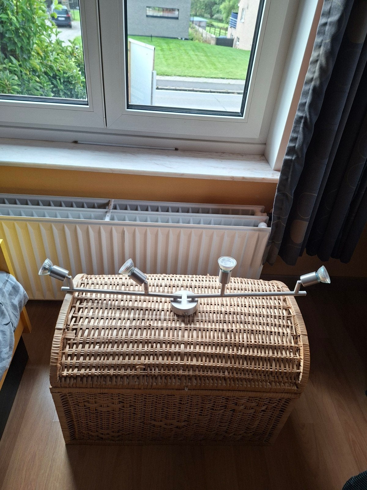 Luster met spotjes. Zilverkleurig., Huis en Inrichting, Ophalen, Gebruikt, Modern, Grijs