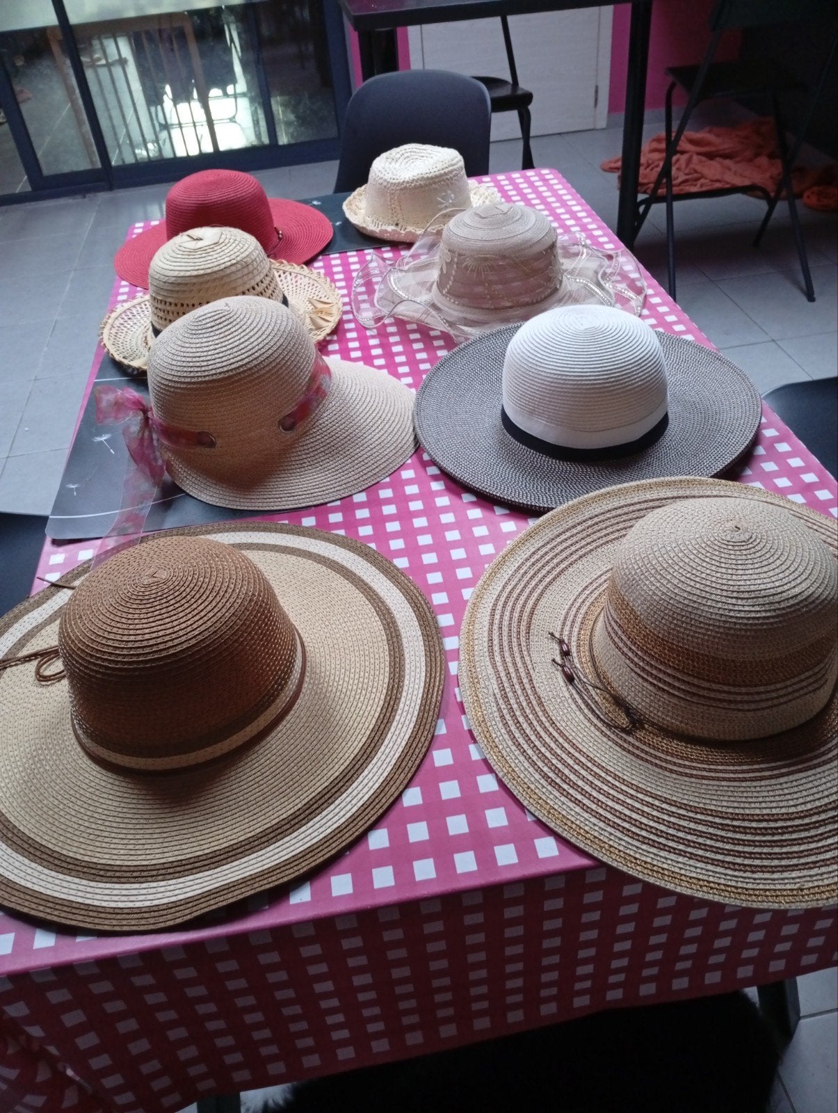 Divers chapeaux pour femme, Vêtements | Femmes, Chapeaux & Casquettes, Enlèvement ou Envoi