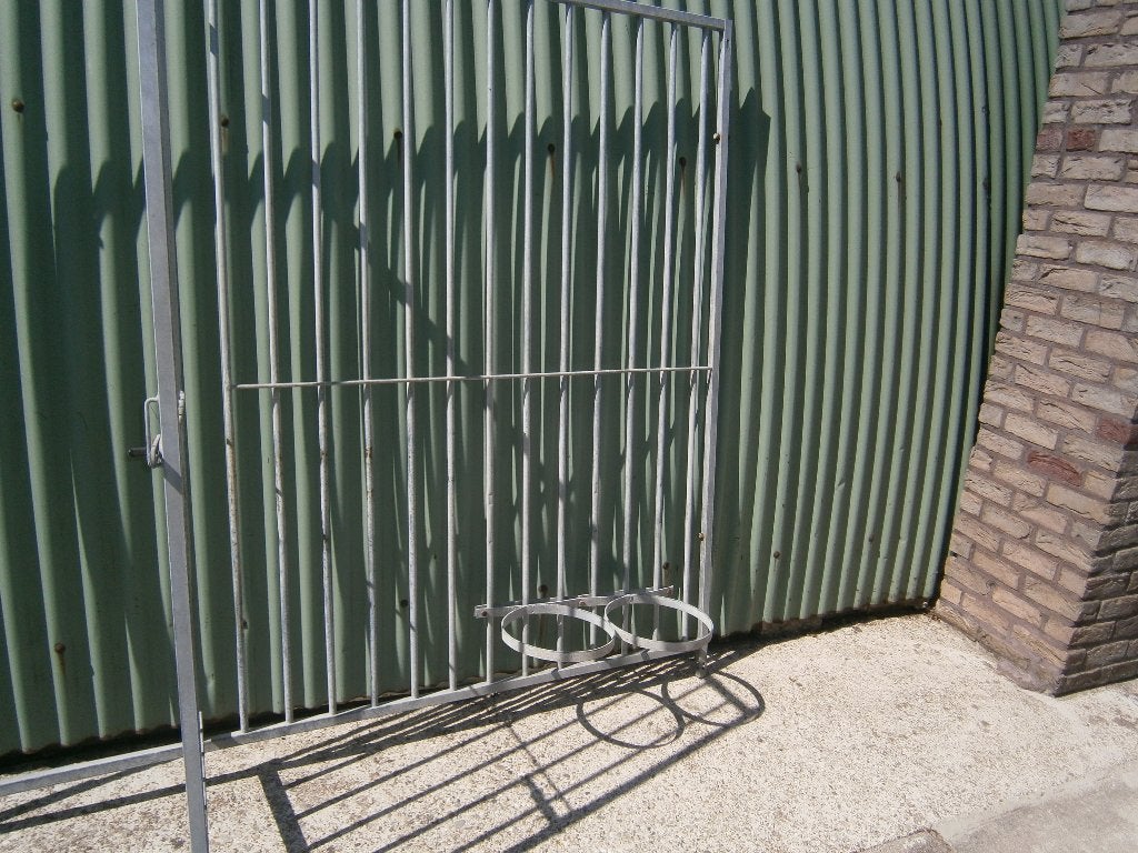 Porte de parc pour chiens galvanisée avec barrière., Animaux & Accessoires, Enlèvement, Utilisé, 110 cm ou plus, 100 cm ou plus