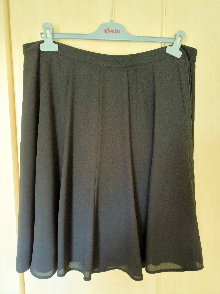 jupe noire femme, Enlèvement ou Envoi, Comme neuf, Longueur genou, C&A