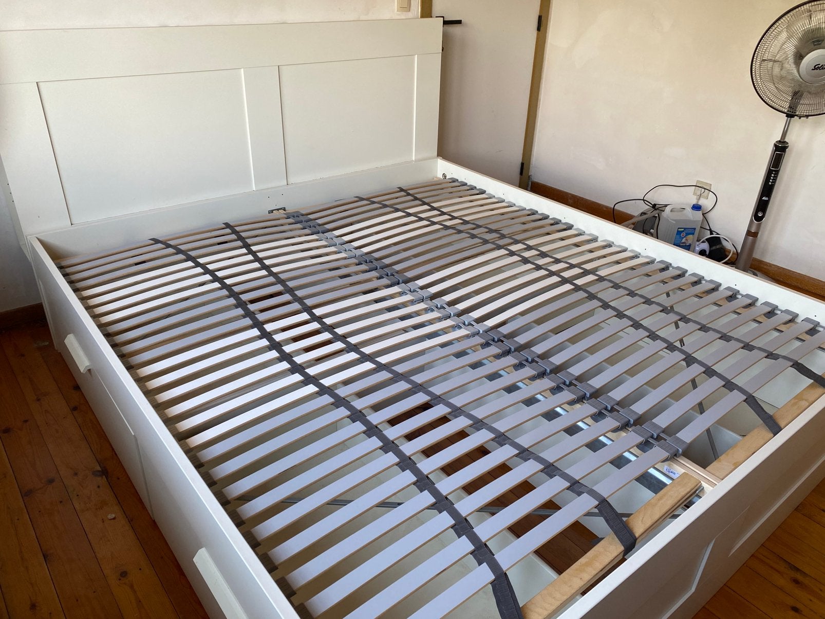 Gratis Ikea Brimnes bedframe en lattenbodem, Enlèvement, Utilisé, 180 cm, 200 cm