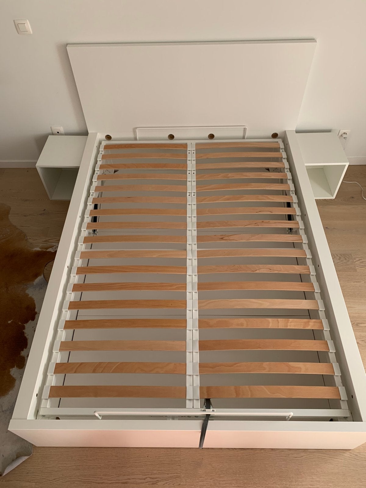 Bedframe met opbergruimte , wit , Ikea , 140 cm op 200 cm, Ophalen, 100 cm, Wit, Zo goed als nieuw
