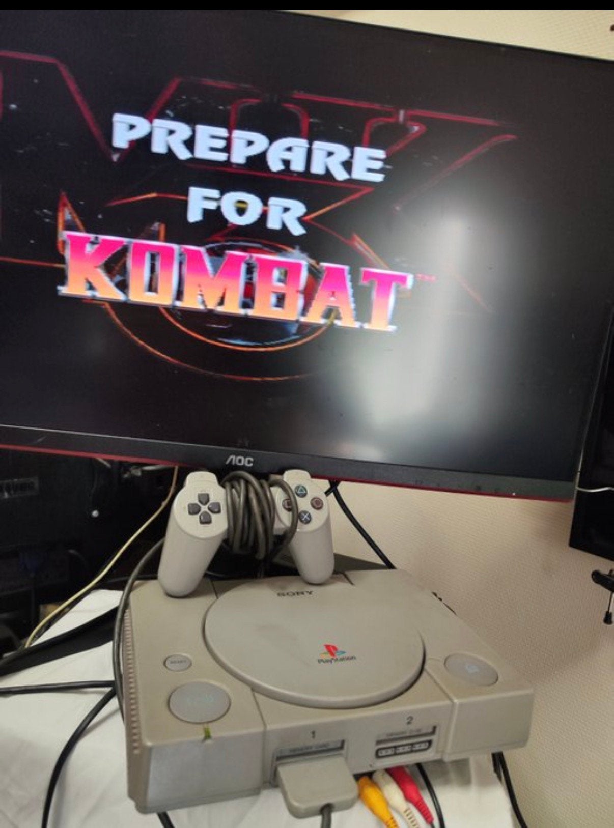 Ancienne playstation a donner, Consoles de jeu & Jeux vidéo, Consoles de jeu | Sony PlayStation 1, Enlèvement, Utilisé, Avec 1 manette