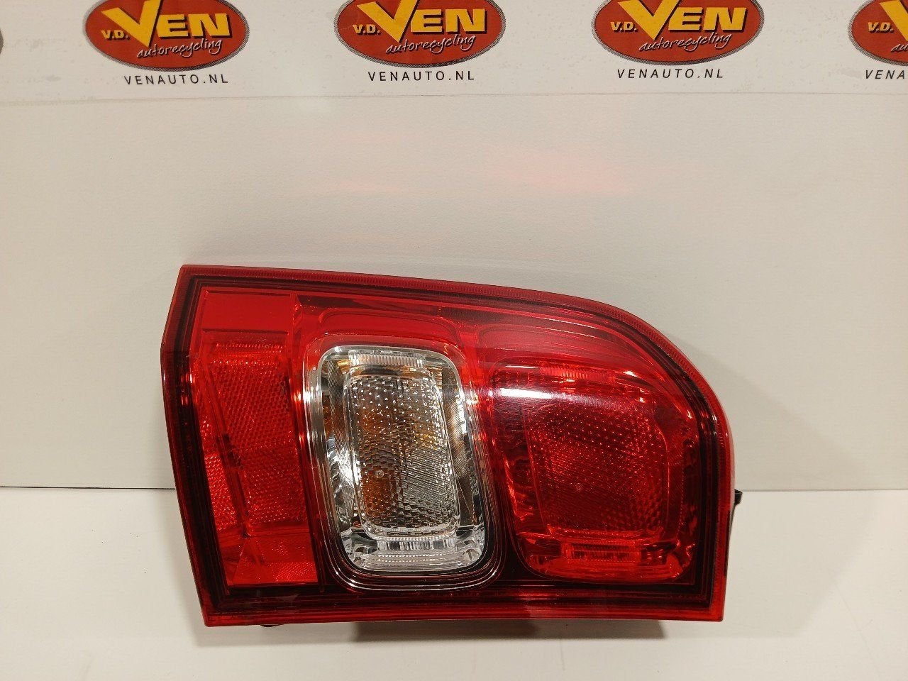 Achterlicht links buiten Suzuki Ignis, Onderdelen@venauto.nl, Van der Ven Autorecycling B.V., Gebruikt, Ettenseweg 76, 4706 PB Roosendaal, The Netherlands