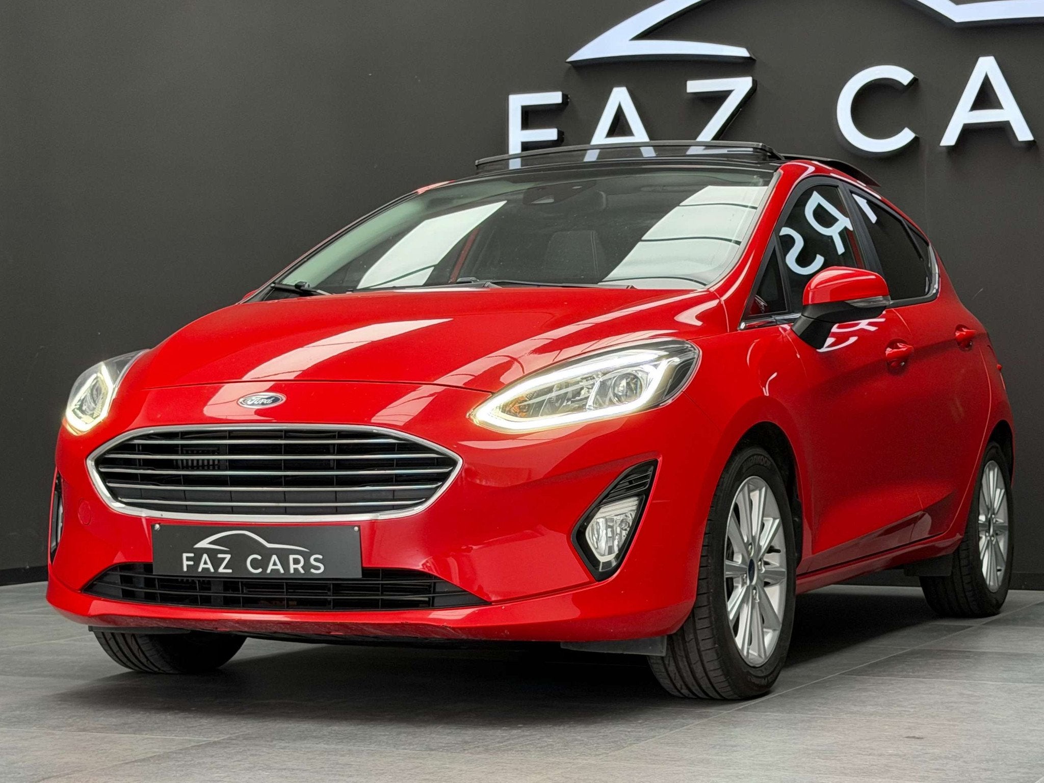 Ford Fiesta 1.0 EcoBoost Titanium * TOIT PANO + CAMERA + GAR, Auto's, Stof, Gebruikt, Bedrijf, 5 deurs