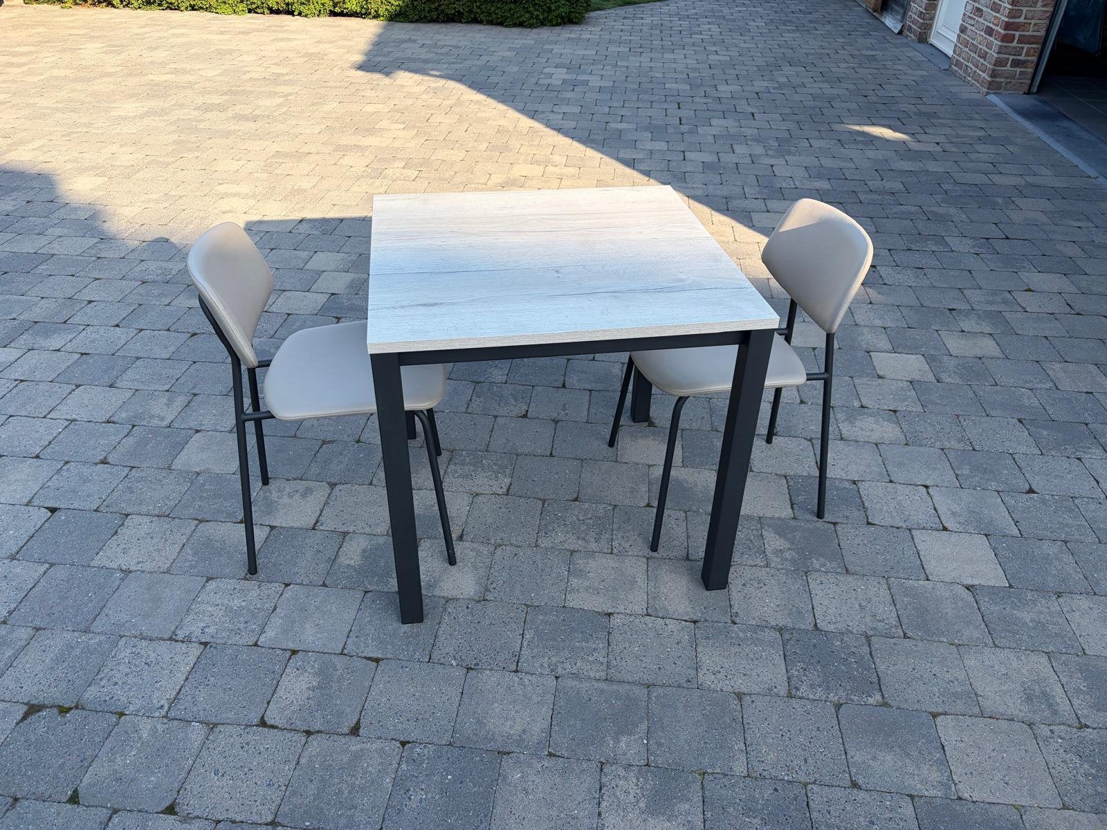 Tafel en 2 stoelen te koop, Comme neuf, Enlèvement, Bois, Deux