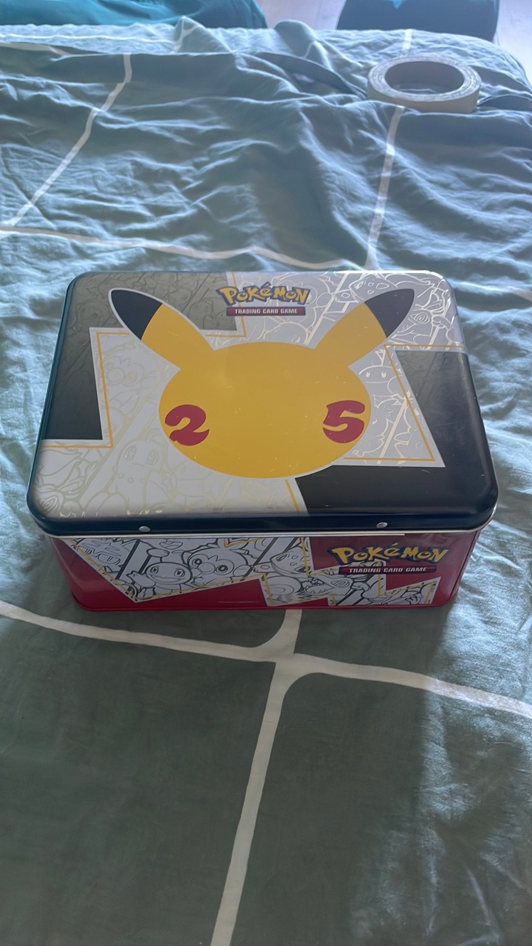 Pokemondoos + boekje, Hobby en Vrije tijd, Verzamelkaartspellen | Pokémon, Ophalen, Zo goed als nieuw