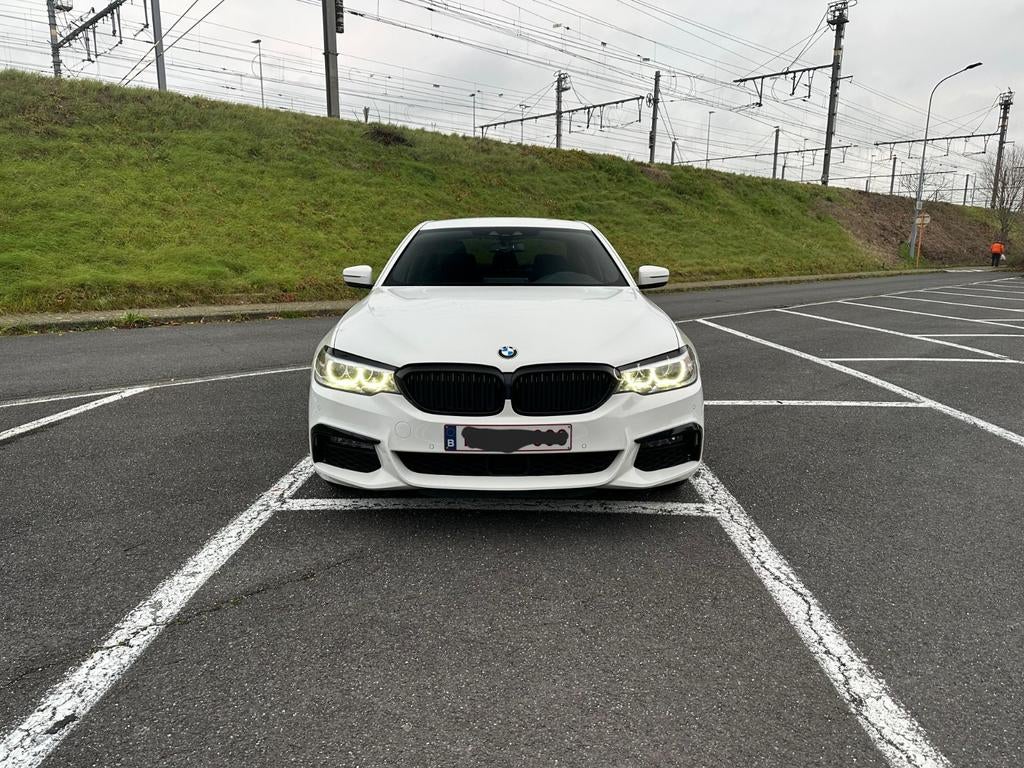 BMW HYBRID 530E G30 2019 M.
